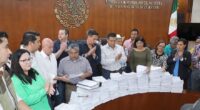 Habitantes de Villa de Pozos presentan firmas para su municipalizacion